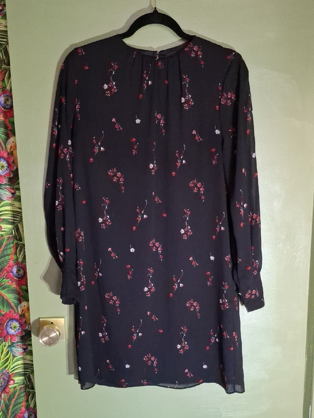 H&M Black Long-Sleeve Floral Shift Dress